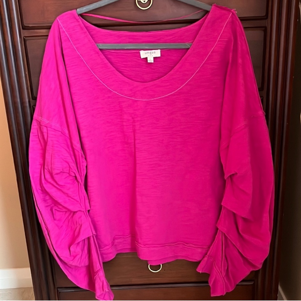 Umgee Pink Top Large NWOT